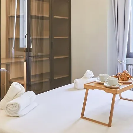 Easylife - - Tadino 13 - Porta Venezia Apartment