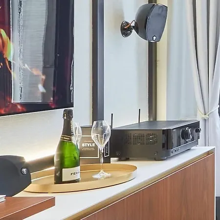 Easylife - - Tadino 13 - Porta Venezia Apartment Milan